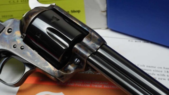 1994-Colt-Custom-Shop-SAA-44-40_cylinder_barrel_detail