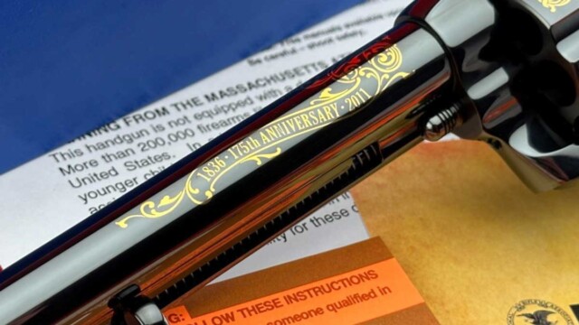 CUSTOM-SHOP-2011-Colt-SAA-45LC-Royal-Blue-175TH-FACTORY-GOLD-ENGRAVED_barrel_Detail
