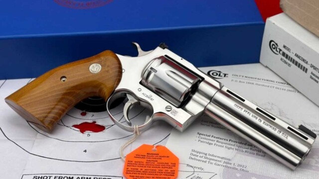 Colt_Anaconda_5_inch_44-Mag_CUSTOM-SHOP_featured_right_side