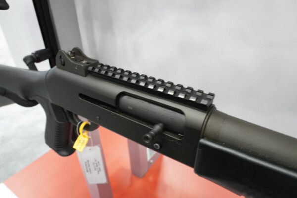 Benelli-M4-Rear Sight-bolt-rail-assembly-right-facing