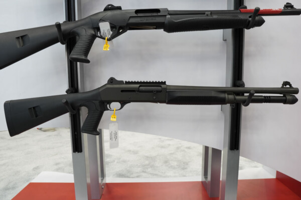 Benelli-M4-right-facing