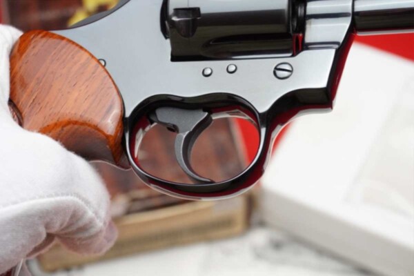 Colt-Boa-680-of-1000-In-Box-Lettered-Collector_trigger_Detail