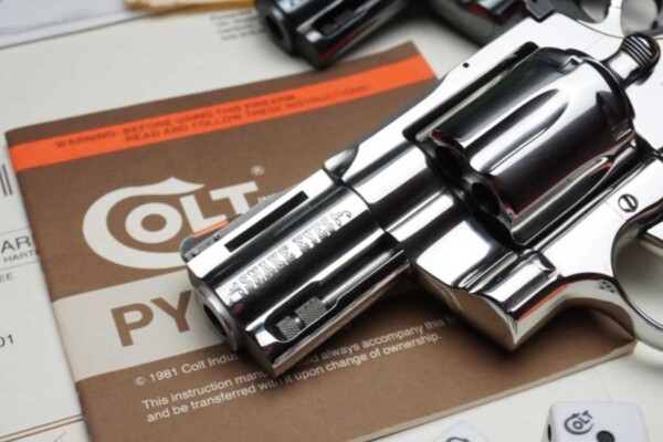 Colt-Python-Snake-Eyes-Set-478_engraving_detail
