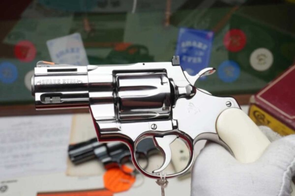 Colt-Python-Snake-Eyes-Set-478_revolver-detail_left_side
