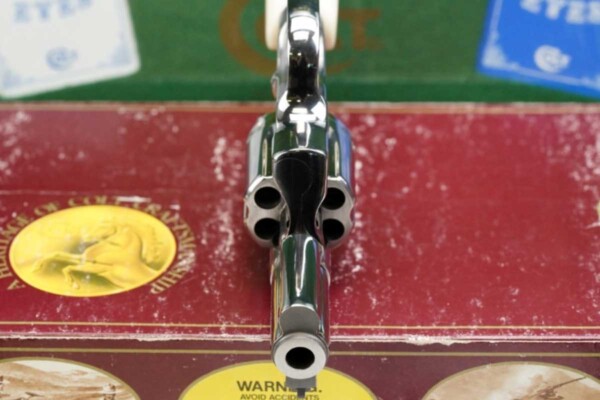 Colt-Python-Snake-Eyes-Set-67-of-500-.357-Magnum-Revolvers-1989_empty-chamber