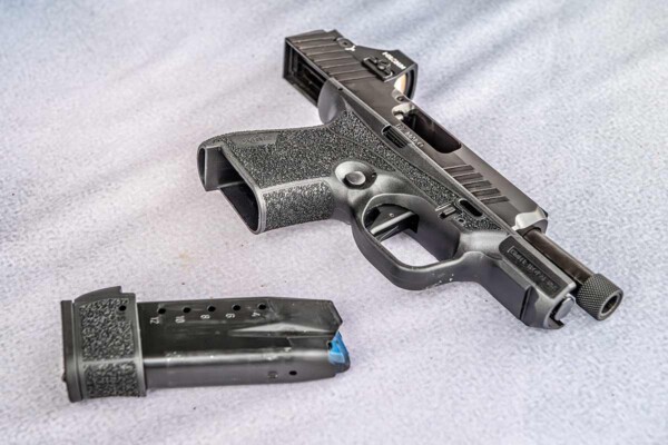 features of Kimber-R7-Mako-Tactical - open slide