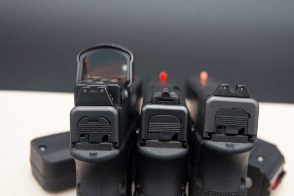 comparing-the-HiViz-FastDot-H3-to-Leupold-DeltaPoint-red-dot-sight-Trijicon-three-dot-tritium