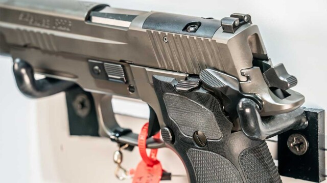 Sig Sauer P226 Legion