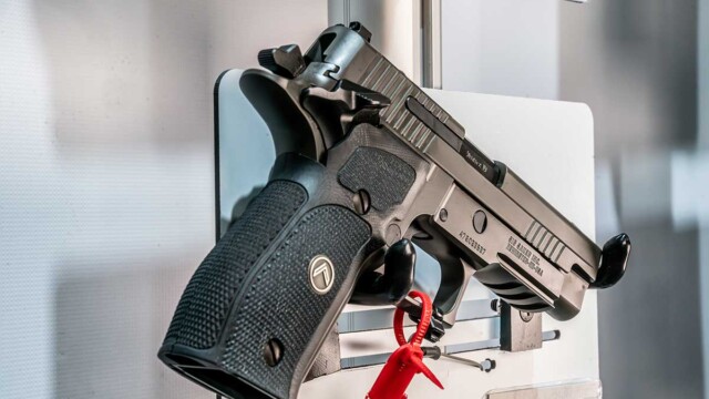 Sig Sauer P226 Legion