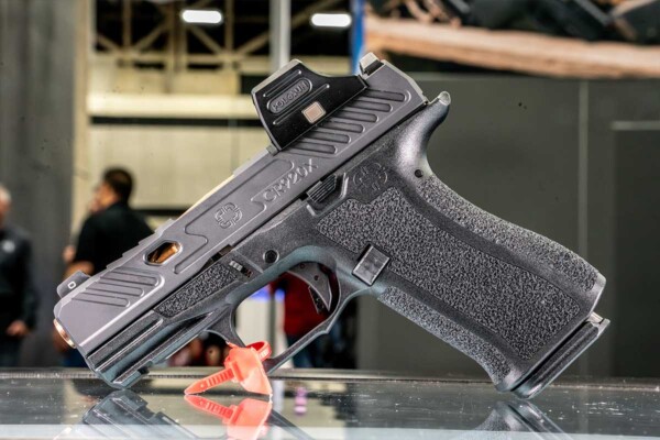Features of Shadow Systems CR920X Microcompact Pistol with Holosun
